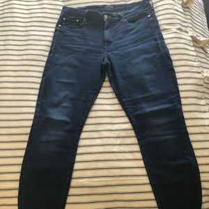 Mother jeans-High waisted looker, ankle fray in color Tongue & Chic